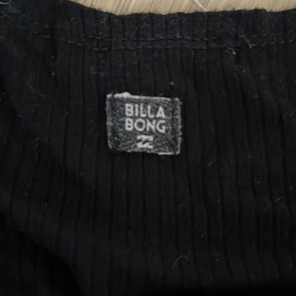 Super silky and soft black dress from Billabong - Picture 7 of 8